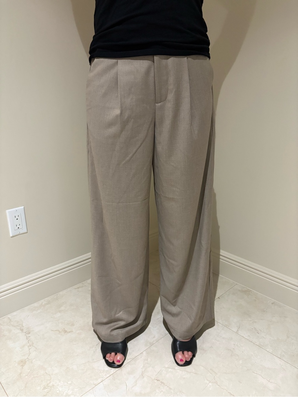 Liverpool Wide-Leg Trousers in Taupe